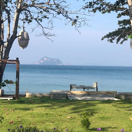 Royal Yao Yai Island Beach Resort Ko Yao Exteriör bild View of Ko Chang from the mainland