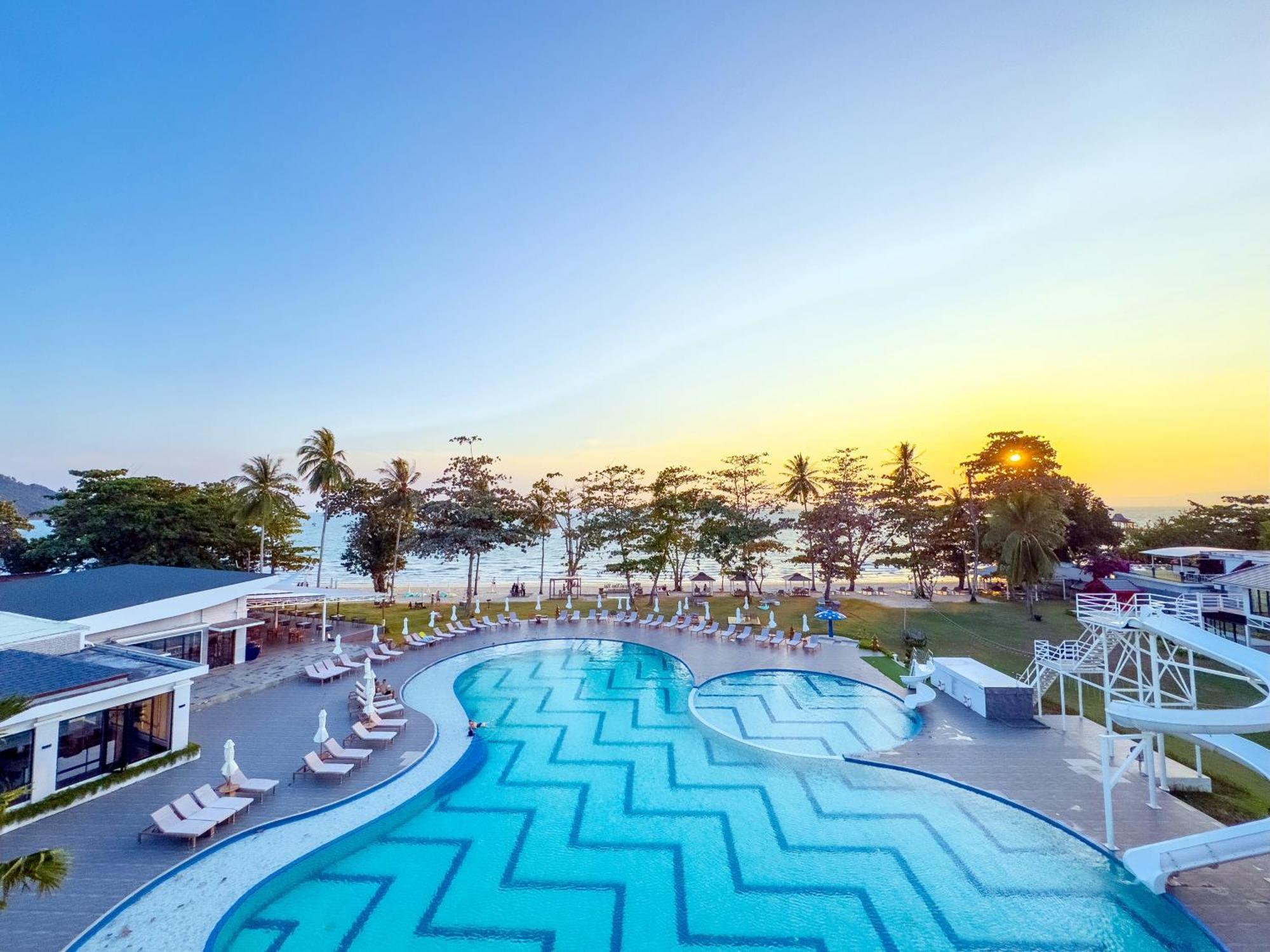 Royal Yao Yai Island Beach Resort Ko Yao Exteriör bild