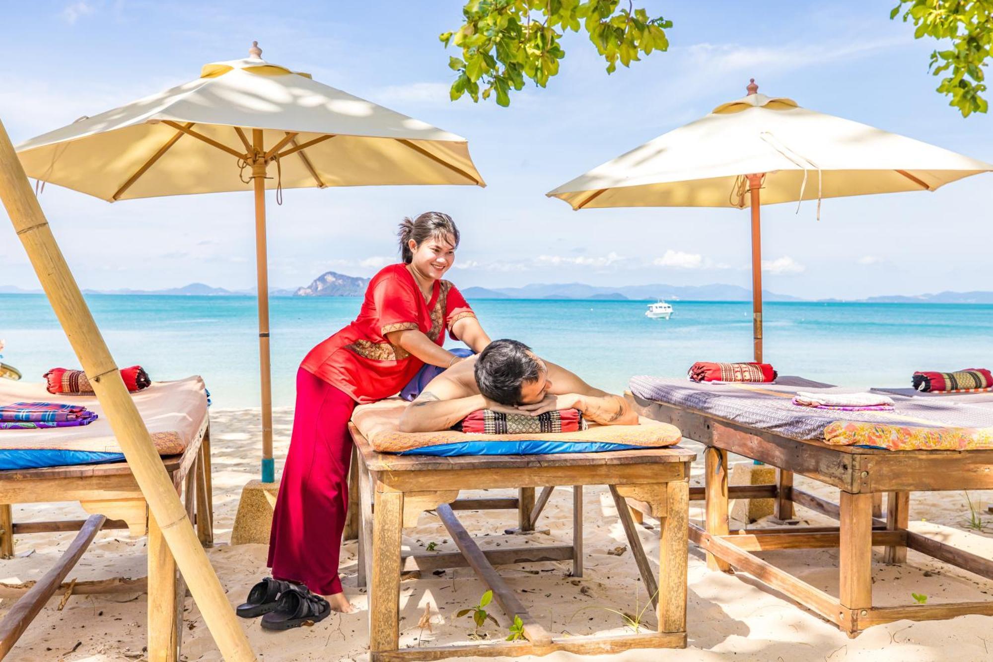 Royal Yao Yai Island Beach Resort Ko Yao Exteriör bild